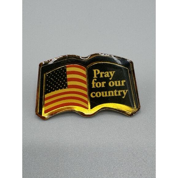 Vintage Collectible Pray for Our Country US Flag Lapel Pin - Picture 1 of 3